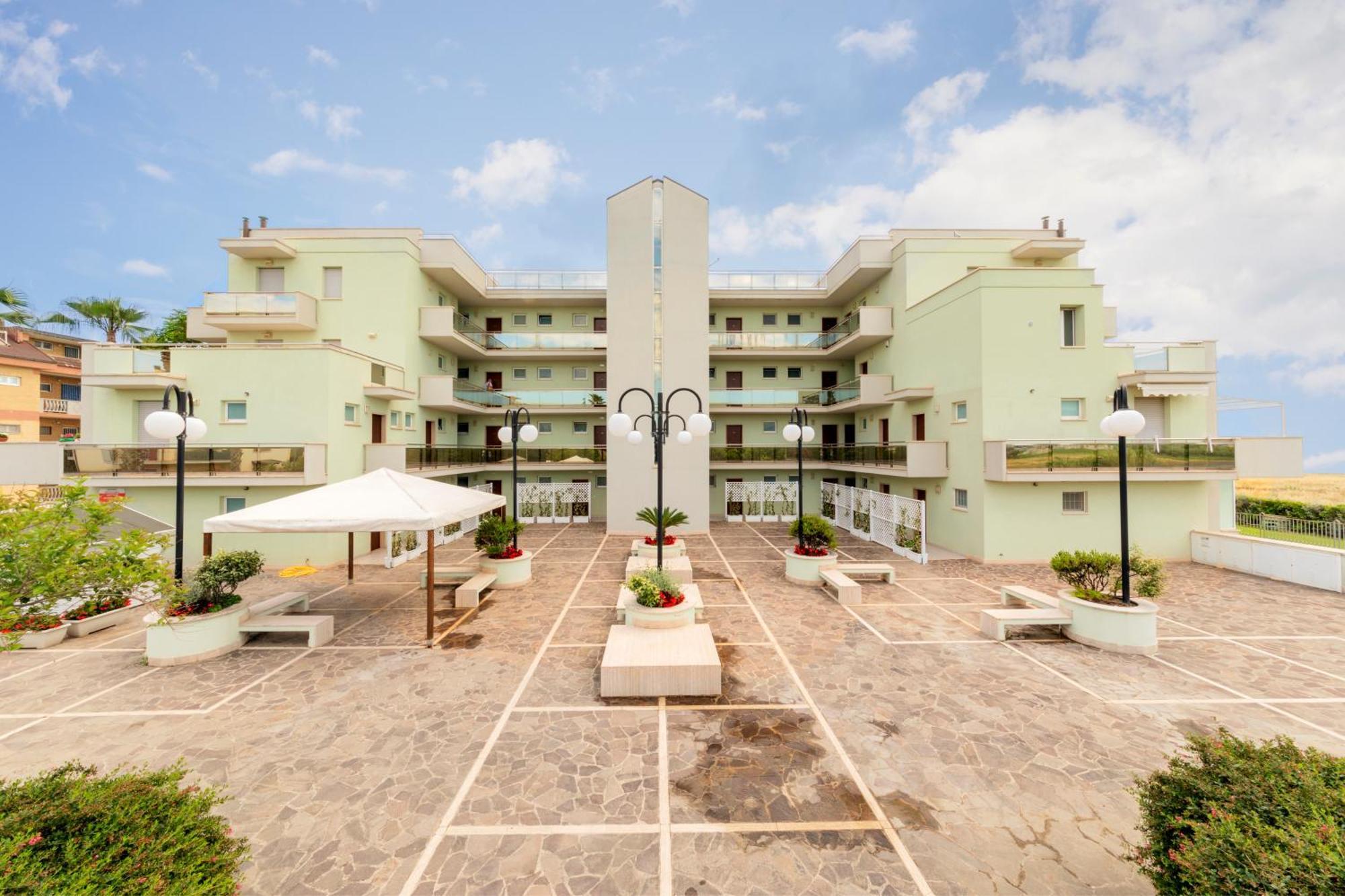 Residence Brezza Di Mare San Benedetto del Tronto Exterior foto